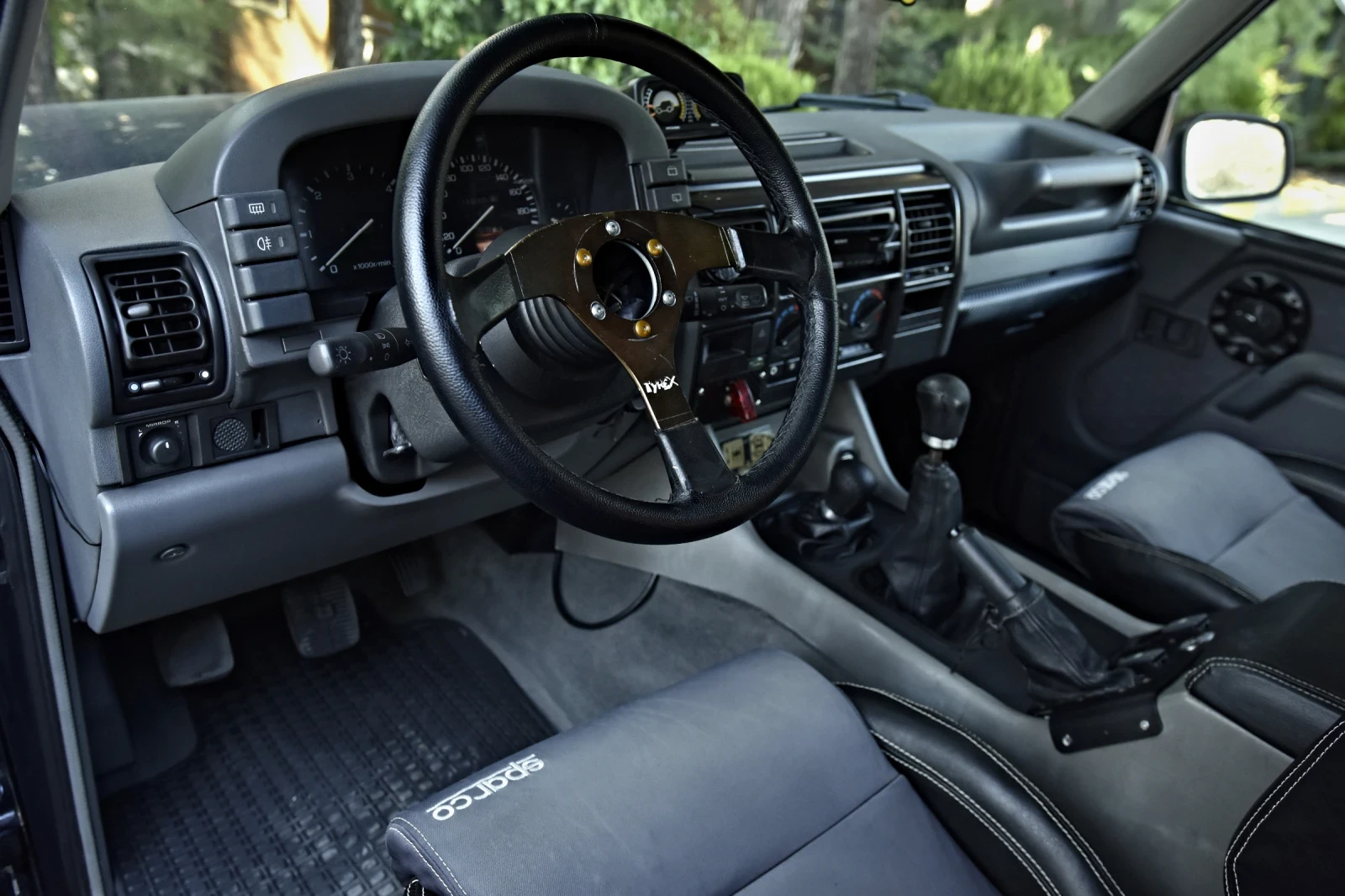 Land Rover Discovery 2.5L 5MT AWD  - изображение 8
