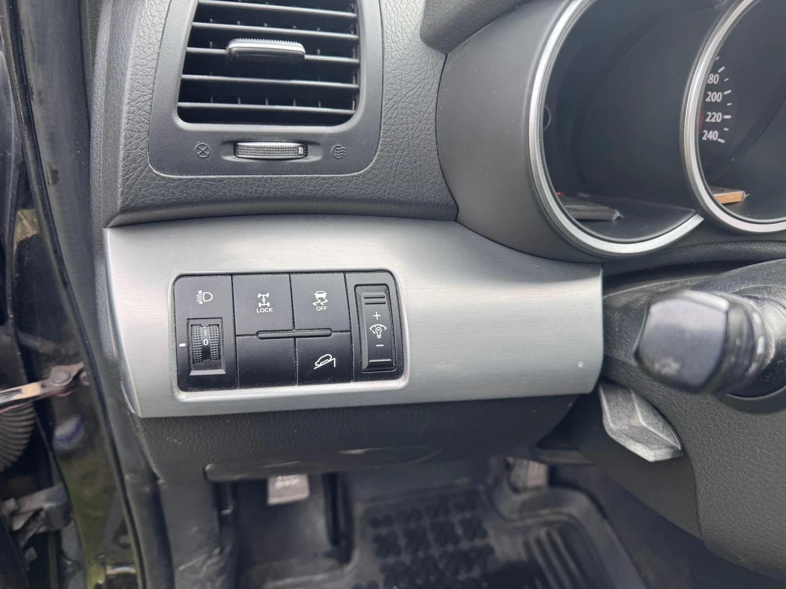 Kia Sorento 2.2, снимка 9 - Автомобили и джипове - 53924504