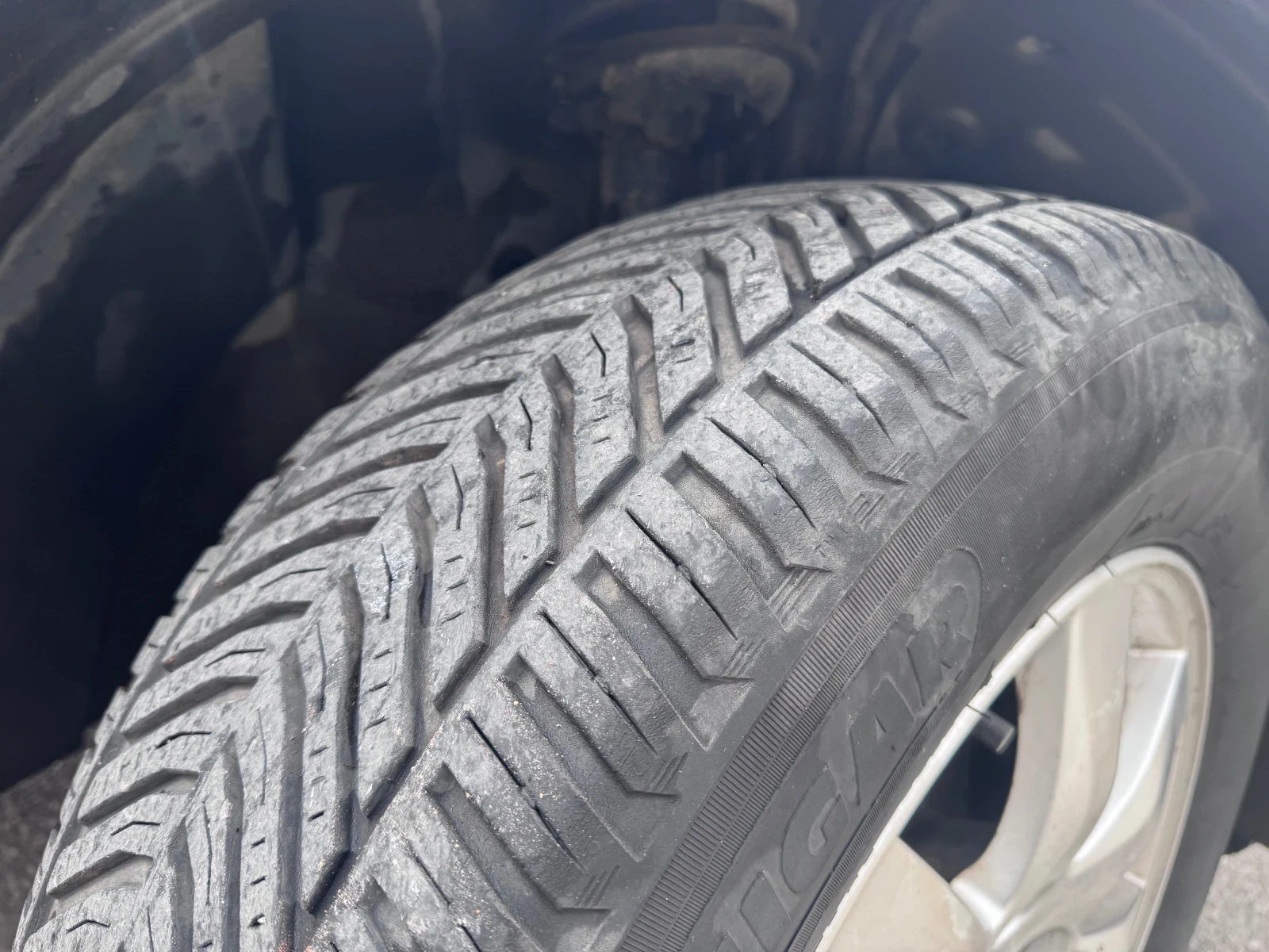 Kia Sorento 2.2, снимка 3 - Автомобили и джипове - 53924504