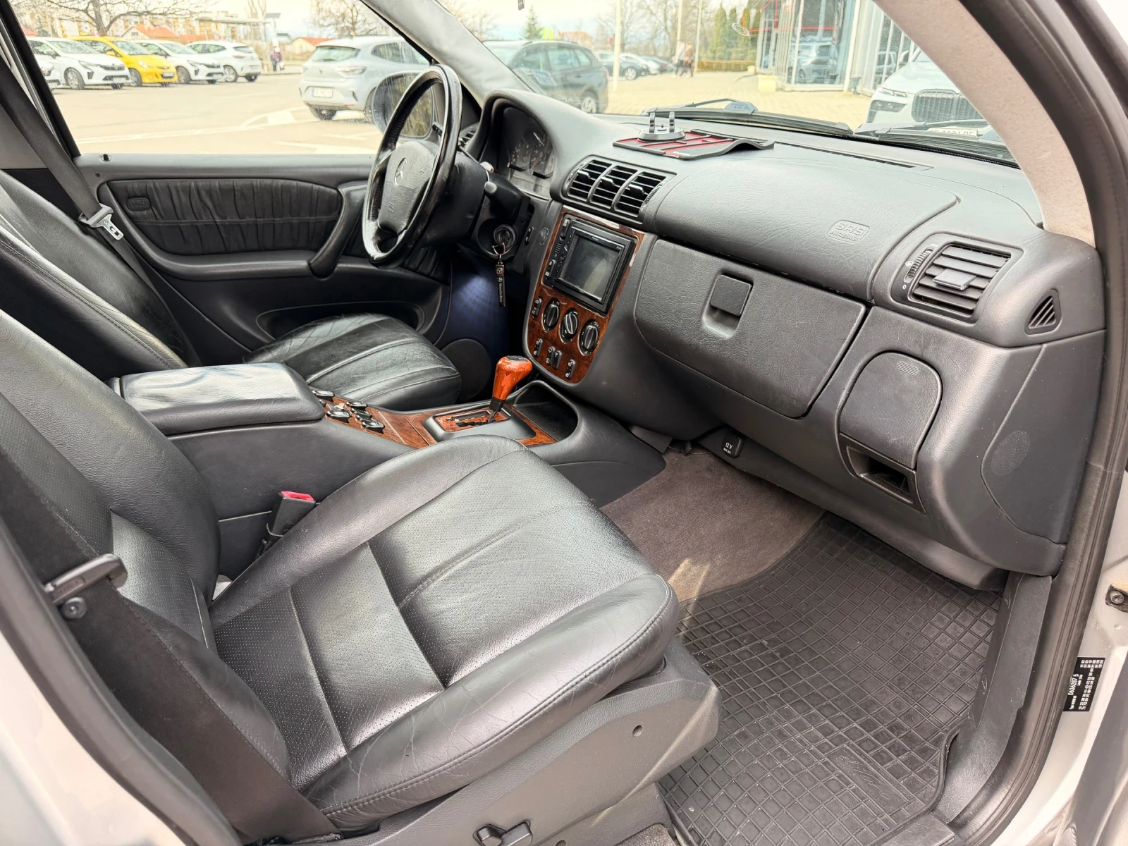 Mercedes-Benz ML 270 A/C, снимка 10 - Автомобили и джипове - 53953099