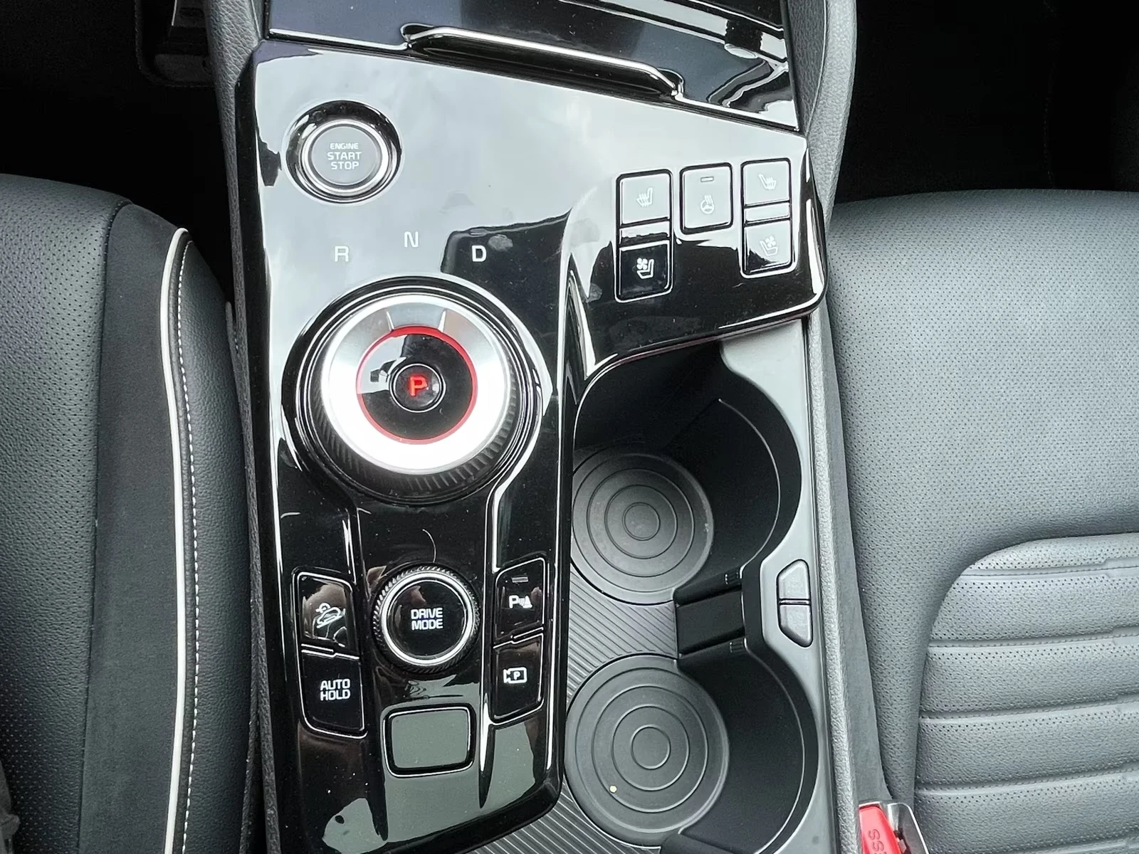 Kia Sportage GT-Line* 4WD* Pano* ViCo* Navi* Kamera* SHZ* * , снимка 15 - Автомобили и джипове - 54004525