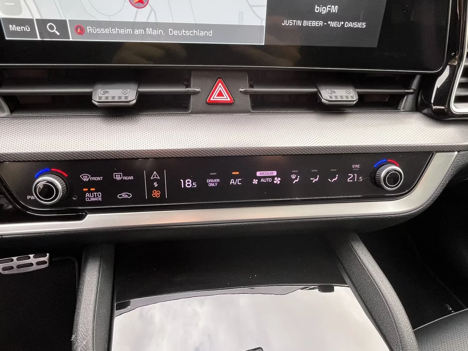 Kia Sportage GT-Line* 4WD* Pano* ViCo* Navi* Kamera* SHZ* * , снимка 14 - Автомобили и джипове - 54004525