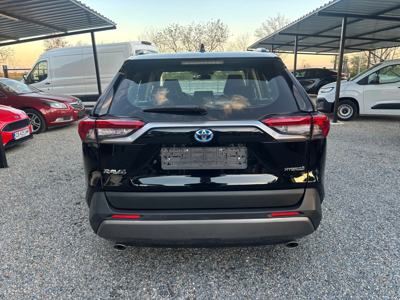 Toyota Rav4 HEV, 218ks, E-CVT Business, снимка 4 - Автомобили и джипове - 54308992