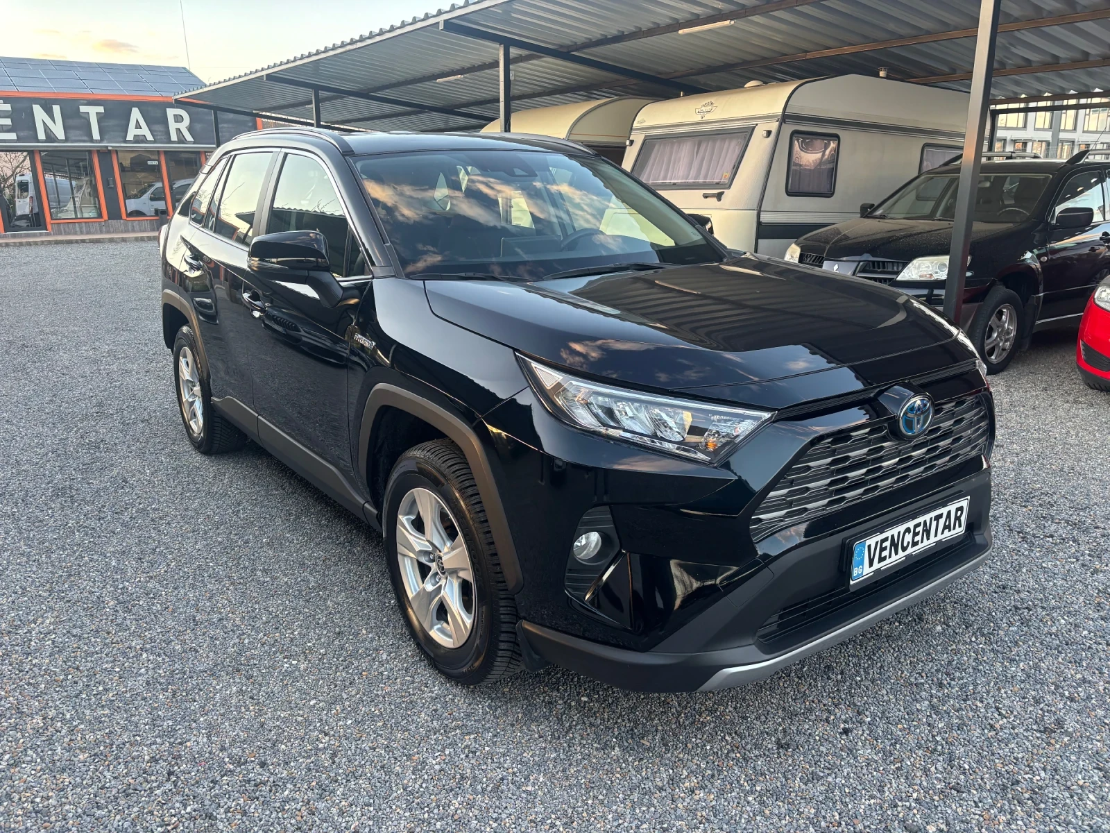 Toyota Rav4 HEV, 218ks, E-CVT Business, снимка 2 - Автомобили и джипове - 54308992
