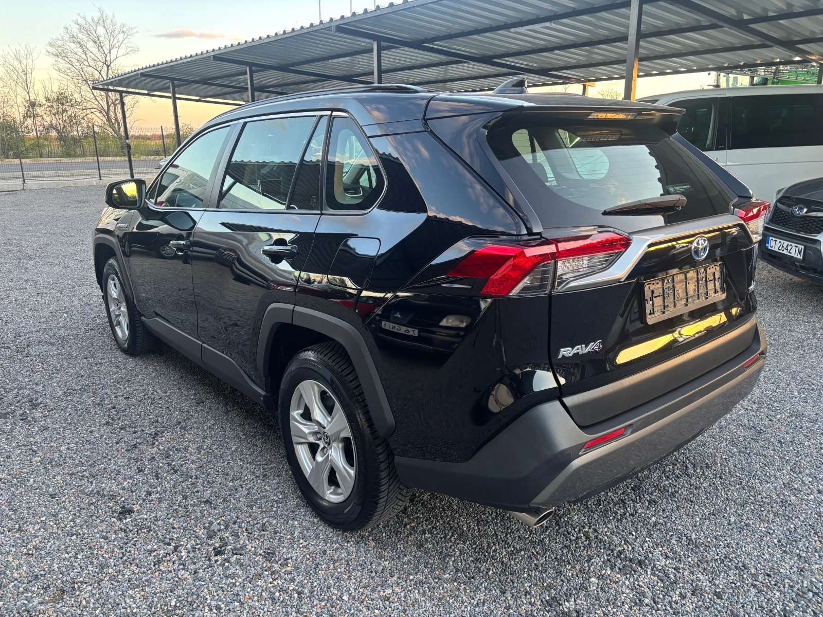 Toyota Rav4 HEV, 218ks, E-CVT Business, снимка 5 - Автомобили и джипове - 54308992