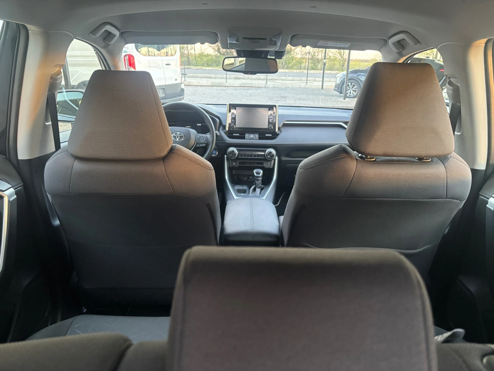 Toyota Rav4 HEV, 218ks, E-CVT Business, снимка 12 - Автомобили и джипове - 54308992