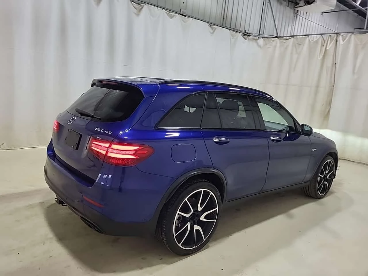 Mercedes-Benz GLC 43 AMG * AMG 43 * CARFAX * БЕЗ ПЪРВОНАЧАЛНА ВНОСКА, снимка 3 - Автомобили и джипове - 54841799