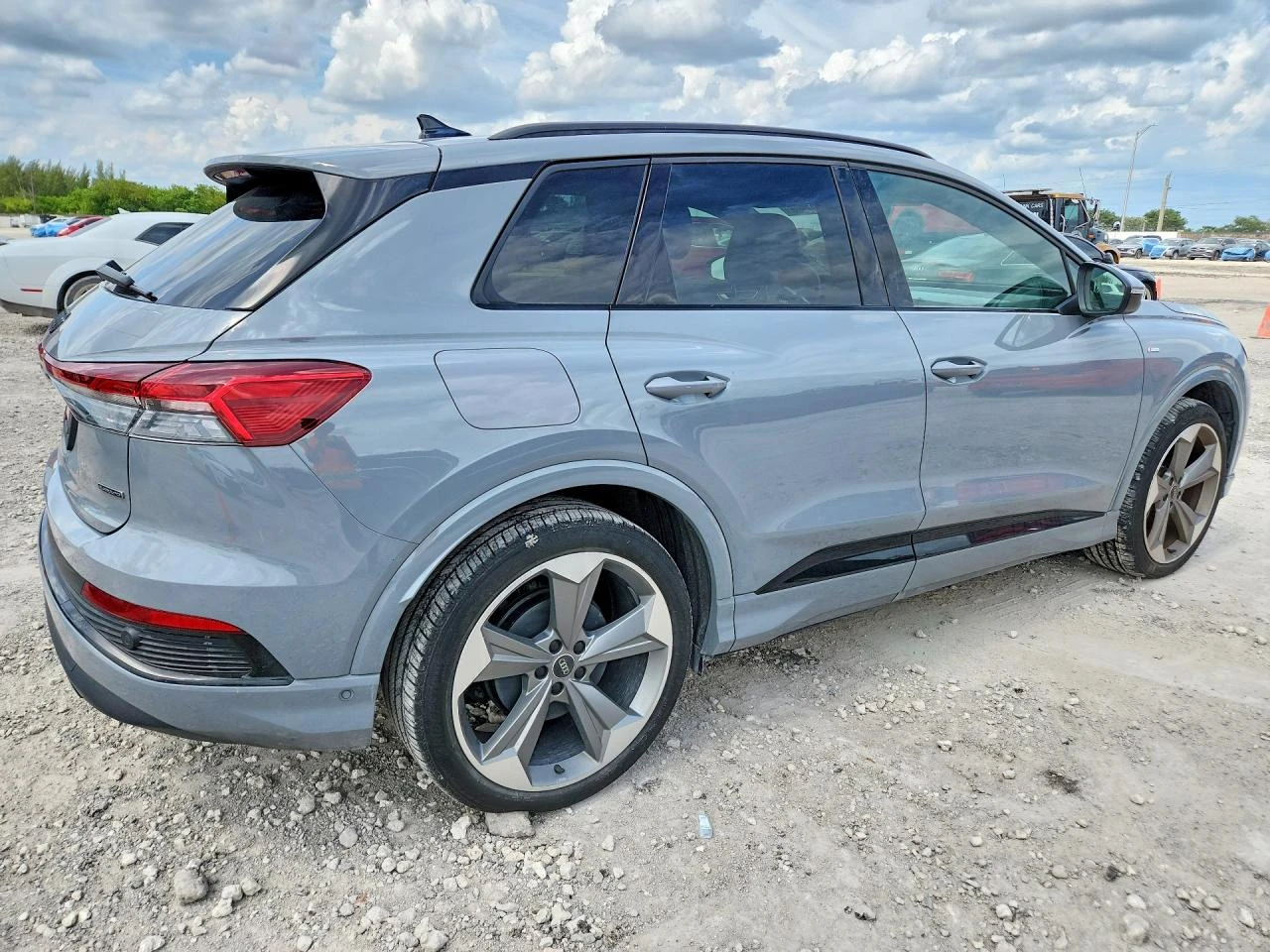 Audi Q4 * E-TRON* PREMIUM PLUS, снимка 4 - Автомобили и джипове - 55219327