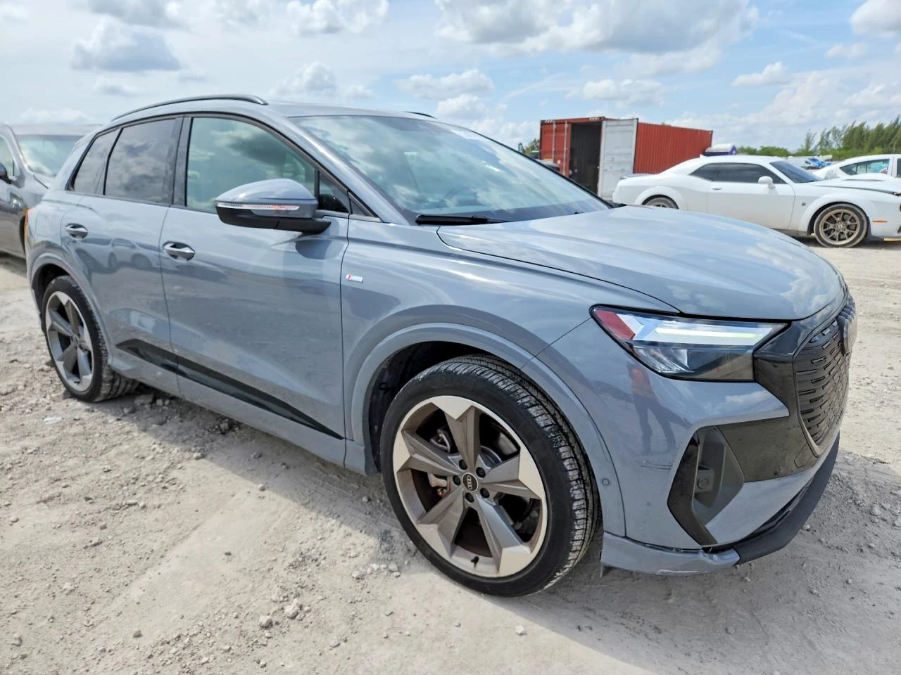 Audi Q4 * E-TRON* PREMIUM PLUS, снимка 3 - Автомобили и джипове - 55219327