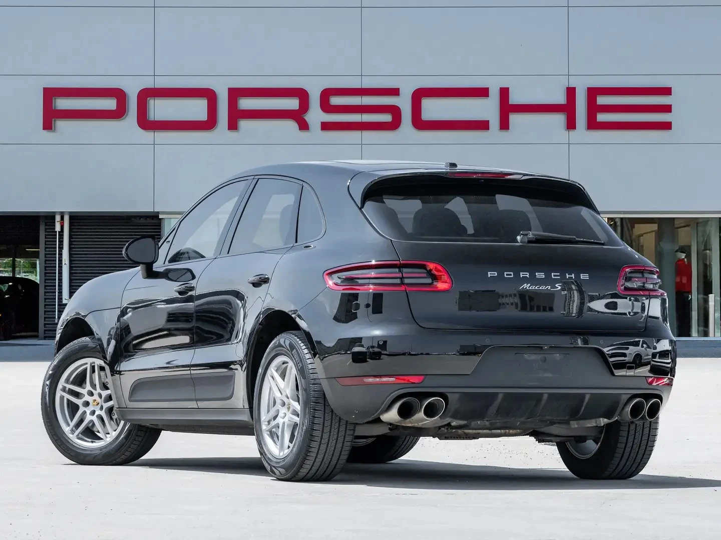 Porsche Macan S* PREMIUM* AWD* PANO* ОБДУХ, снимка 3 - Автомобили и джипове - 55468387