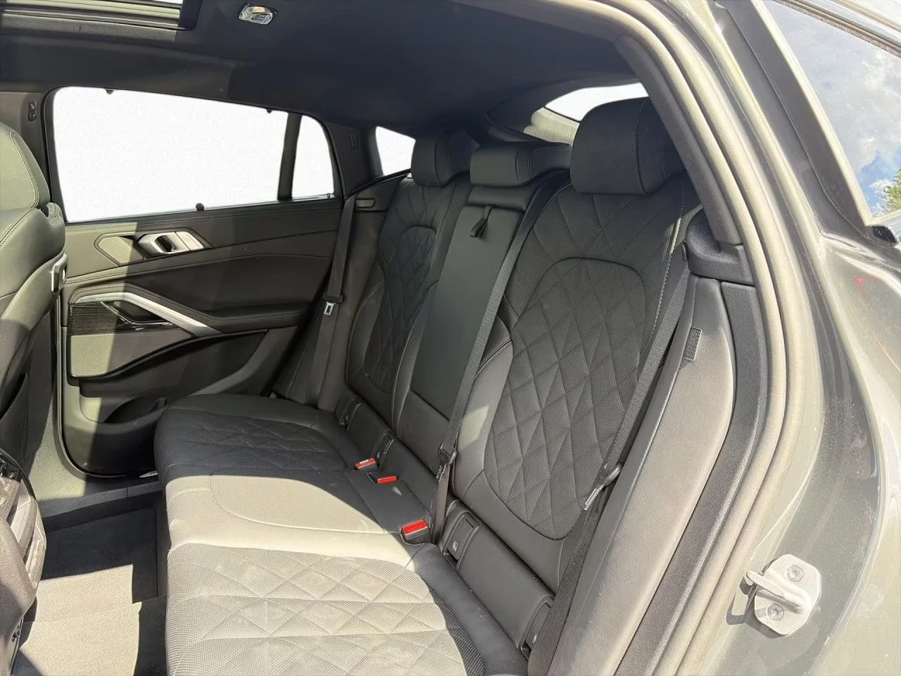 BMW X6 M60i / SHADOW LINE / HUD / H&K / 360 / PANO / , снимка 13 - Автомобили и джипове - 55576082