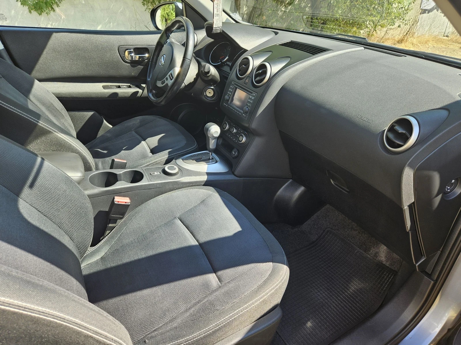 Nissan Qashqai, снимка 16 - Автомобили и джипове - 55619310