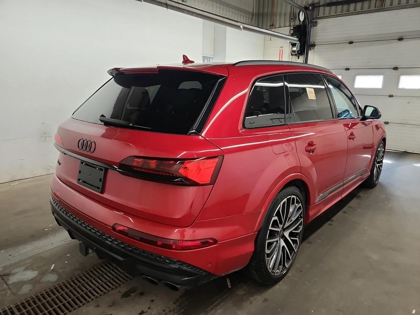Audi SQ7 4.0 TFSI QUATTRO / МАТРИКС / 360 / ДИСТРОНИК / 2КЛ, снимка 3 - Автомобили и джипове - 55846935