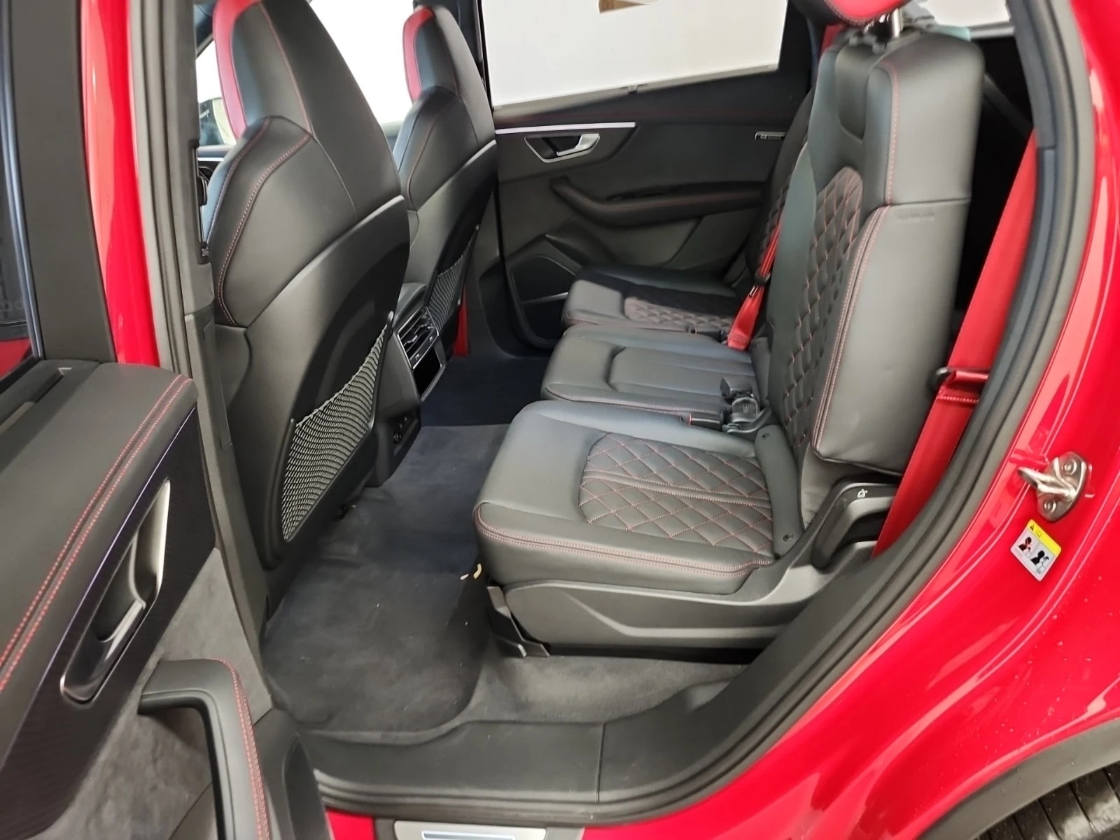 Audi SQ7 4.0 TFSI QUATTRO / МАТРИКС / 360 / ДИСТРОНИК / 2КЛ, снимка 13 - Автомобили и джипове - 55846935