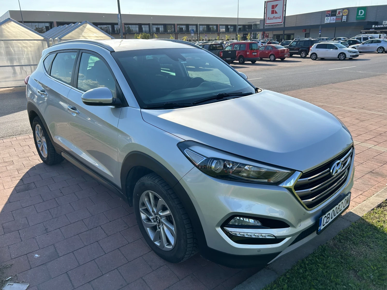 Hyundai Tucson, снимка 2 - Автомобили и джипове - 55987431