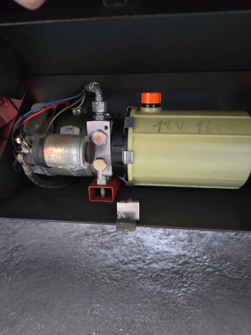 Iveco Daily, снимка 9 - Бусове и автобуси - 53479364