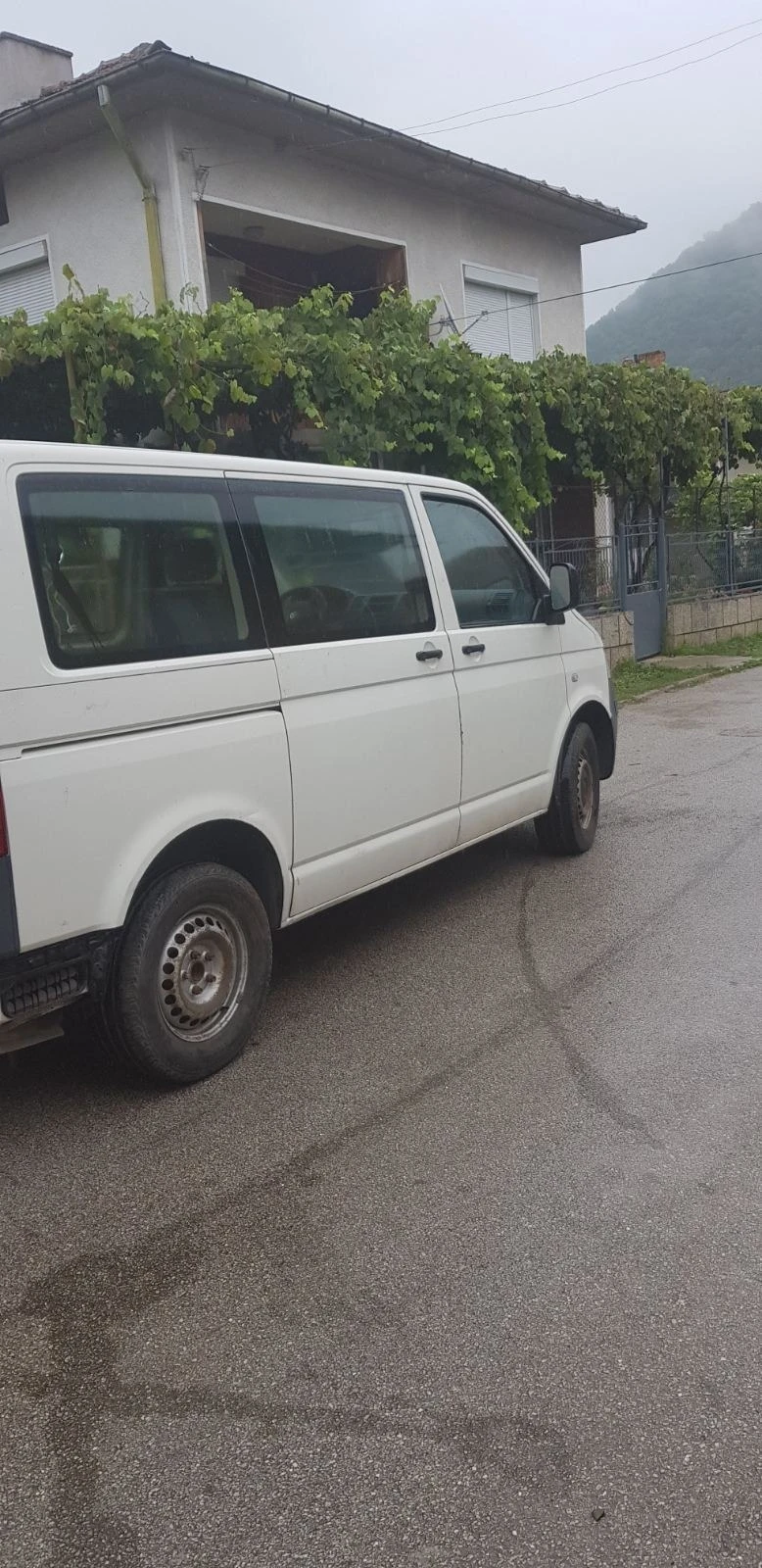 VW T5 1.9 TDI, снимка 4 - Бусове и автобуси - 48088449