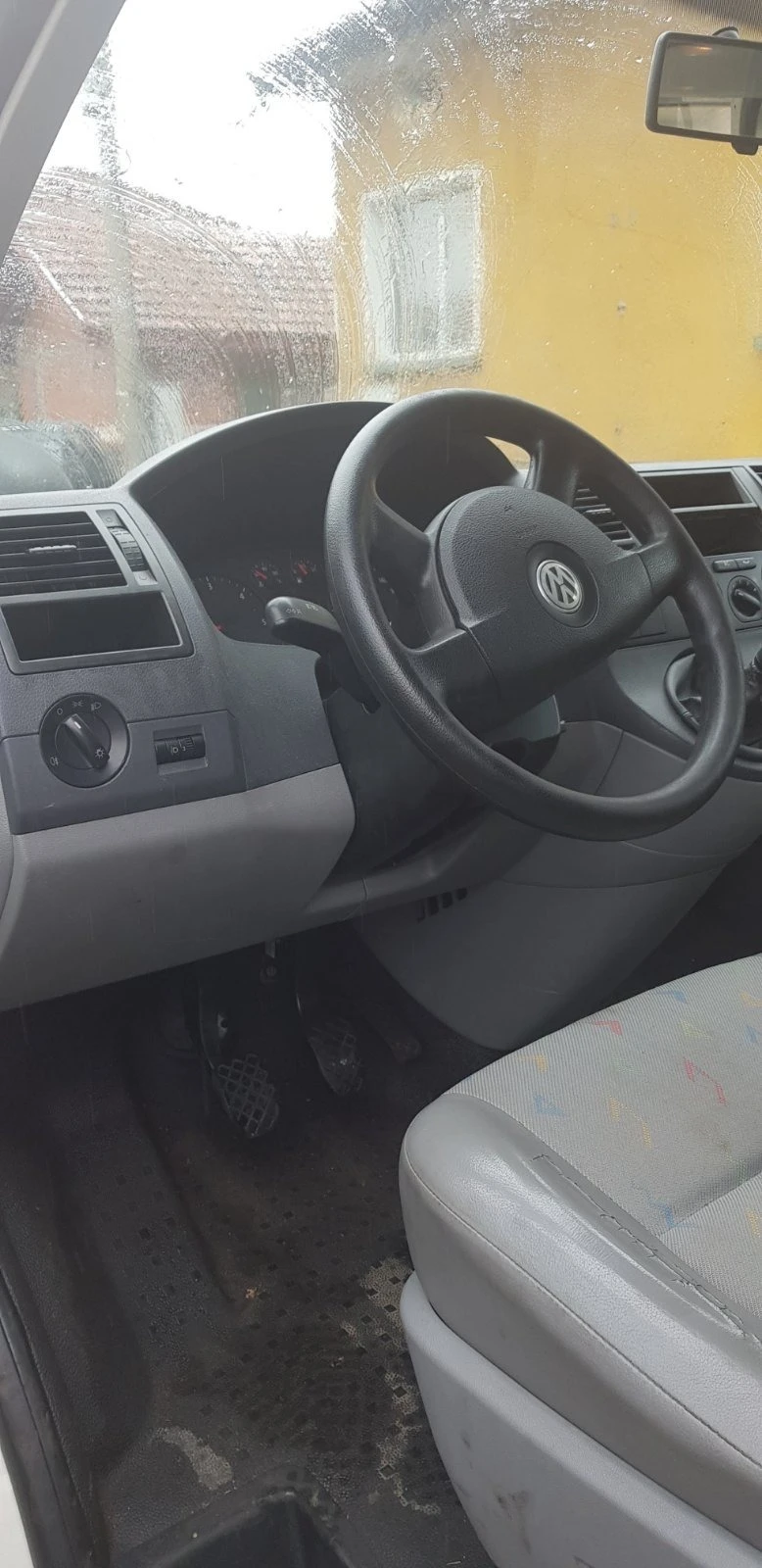 VW T5 1.9 TDI, снимка 5 - Бусове и автобуси - 48088449