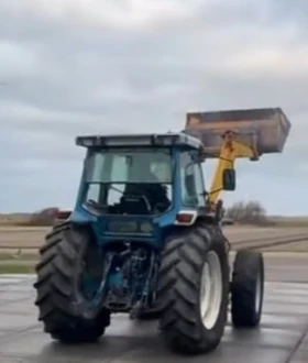 Обява за продажба на Трактор New Holland ~Цена по договаряне - изображение 1