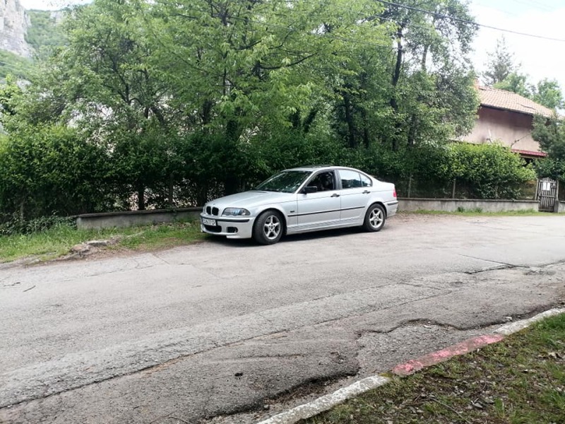 BMW 318, снимка 3 - Автомобили и джипове - 46044368