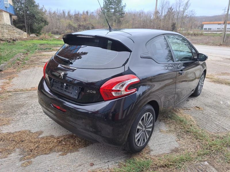 Peugeot 208 1.0, снимка 7 - Автомобили и джипове - 48134174