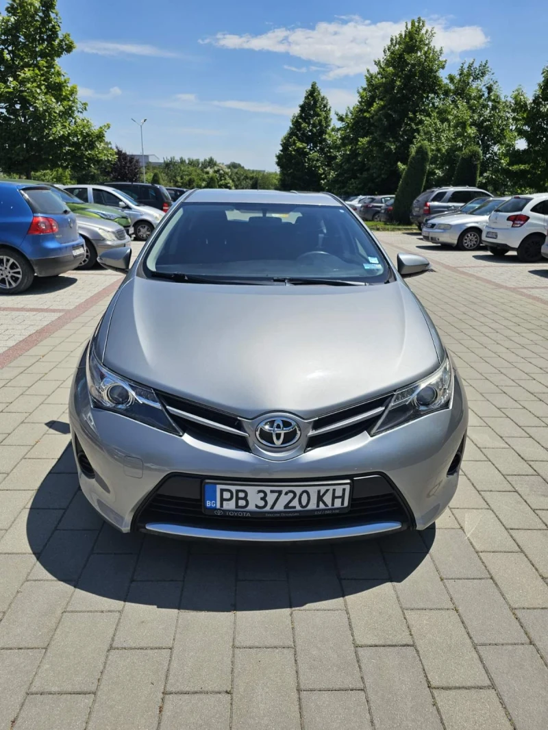 Toyota Auris, снимка 1 - Автомобили и джипове - 48337895