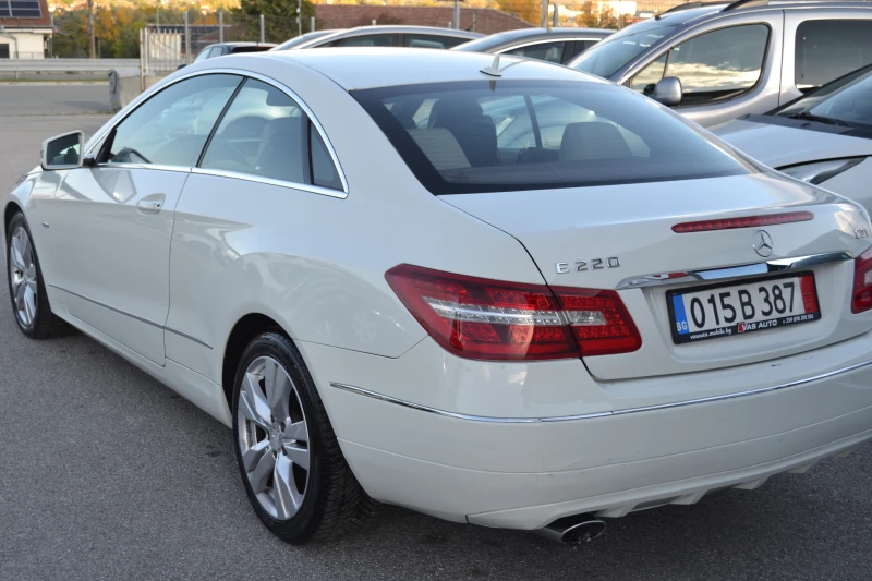 Mercedes-Benz E 220 2.2 cdi, снимка 4 - Автомобили и джипове - 50783350
