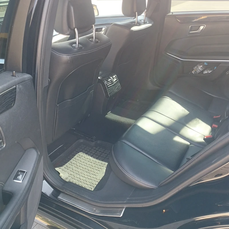 Mercedes-Benz E 200 Bluetec, снимка 2 - Автомобили и джипове - 52145646