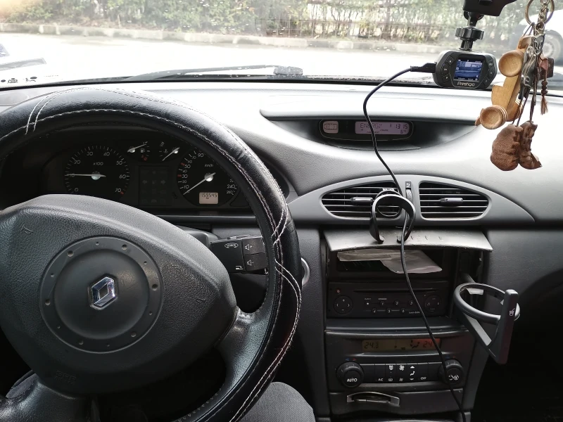 Renault Laguna, снимка 7 - Автомобили и джипове - 52887664