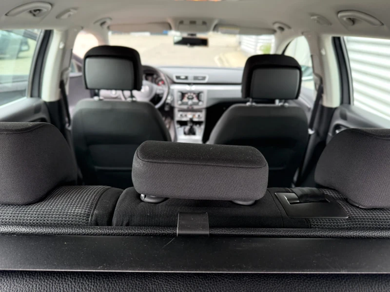 VW Passat 1, 6TDI+ BlueMotion+ 105kc+ Подгрев, снимка 11 - Автомобили и джипове - 53504474