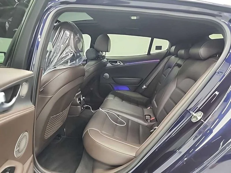 Kia Stinger 3.3 Turbo AWD| 370к.с.| ВКЛ.ТЕХНОТЕСТ, снимка 12 - Автомобили и джипове - 55615529