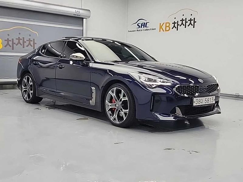 Kia Stinger 3.3 Turbo AWD| 370к.с.| ВКЛ.ТЕХНОТЕСТ, снимка 4 - Автомобили и джипове - 55615529
