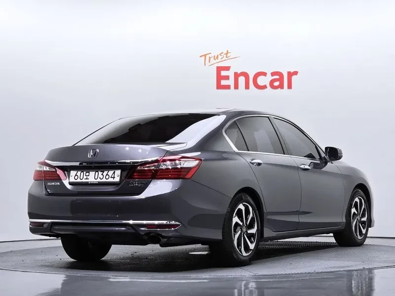 Honda Accord 2.4 9Th Generation, снимка 5 - Автомобили и джипове - 55841612