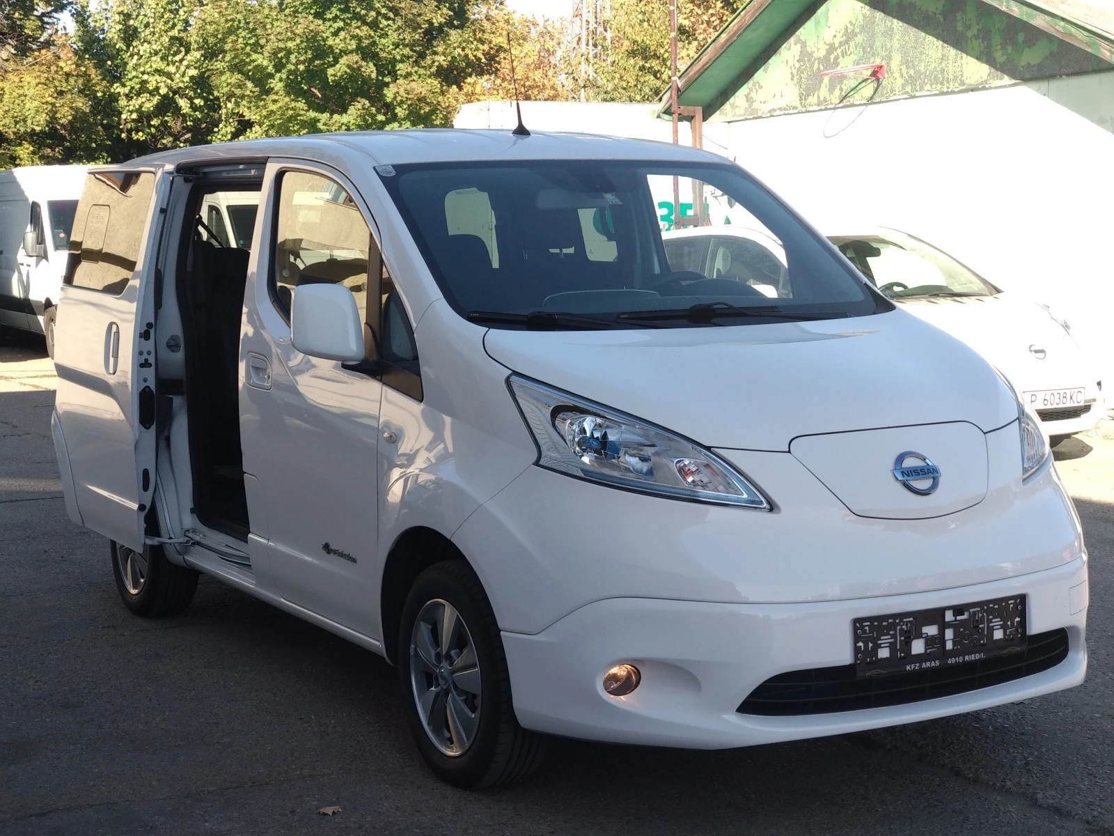 Nissan e-NV200 EVALIA-7 места - изображение 4