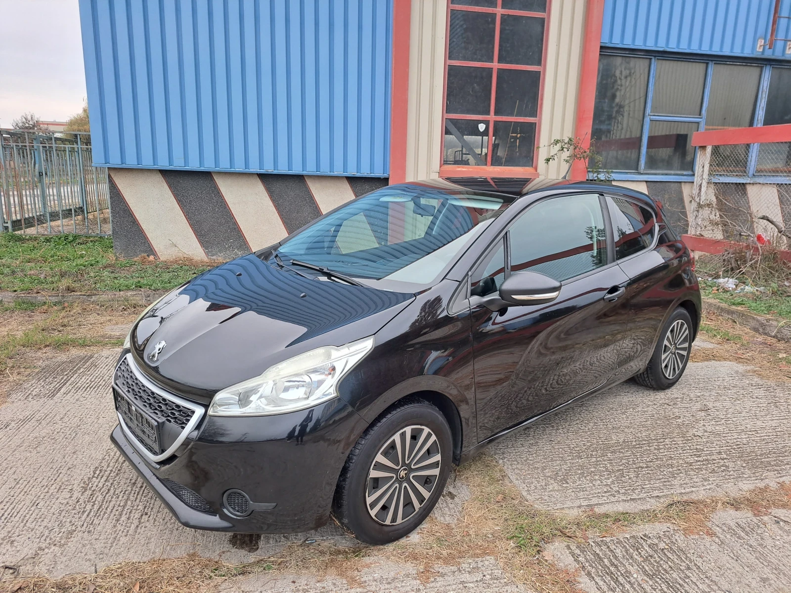 Peugeot 208 1.0 - [1] 