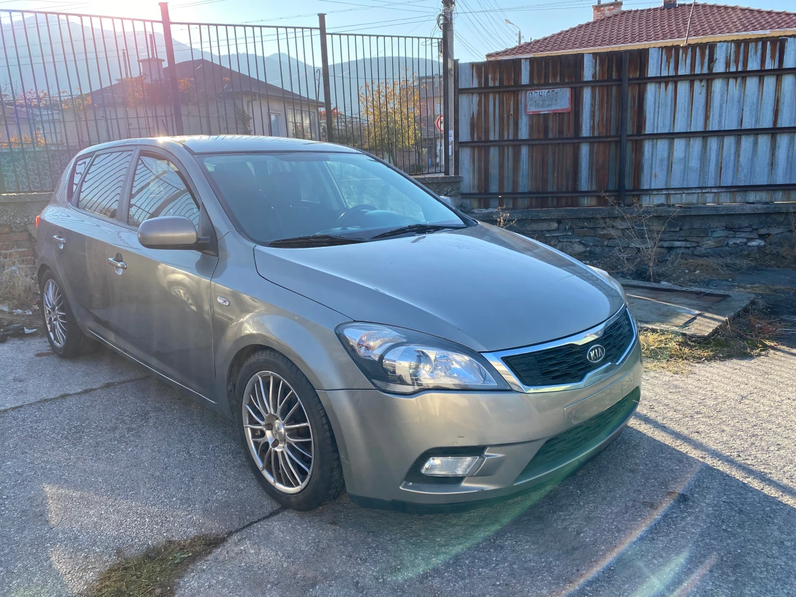 Kia Ceed 1.6 CRDI 90 HP - изображение 2