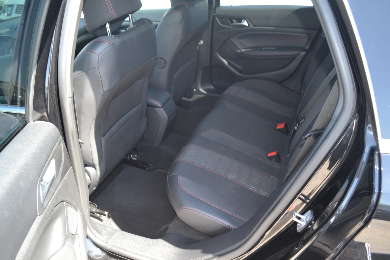 Peugeot 308 1.5HDI-GT line - изображение 8