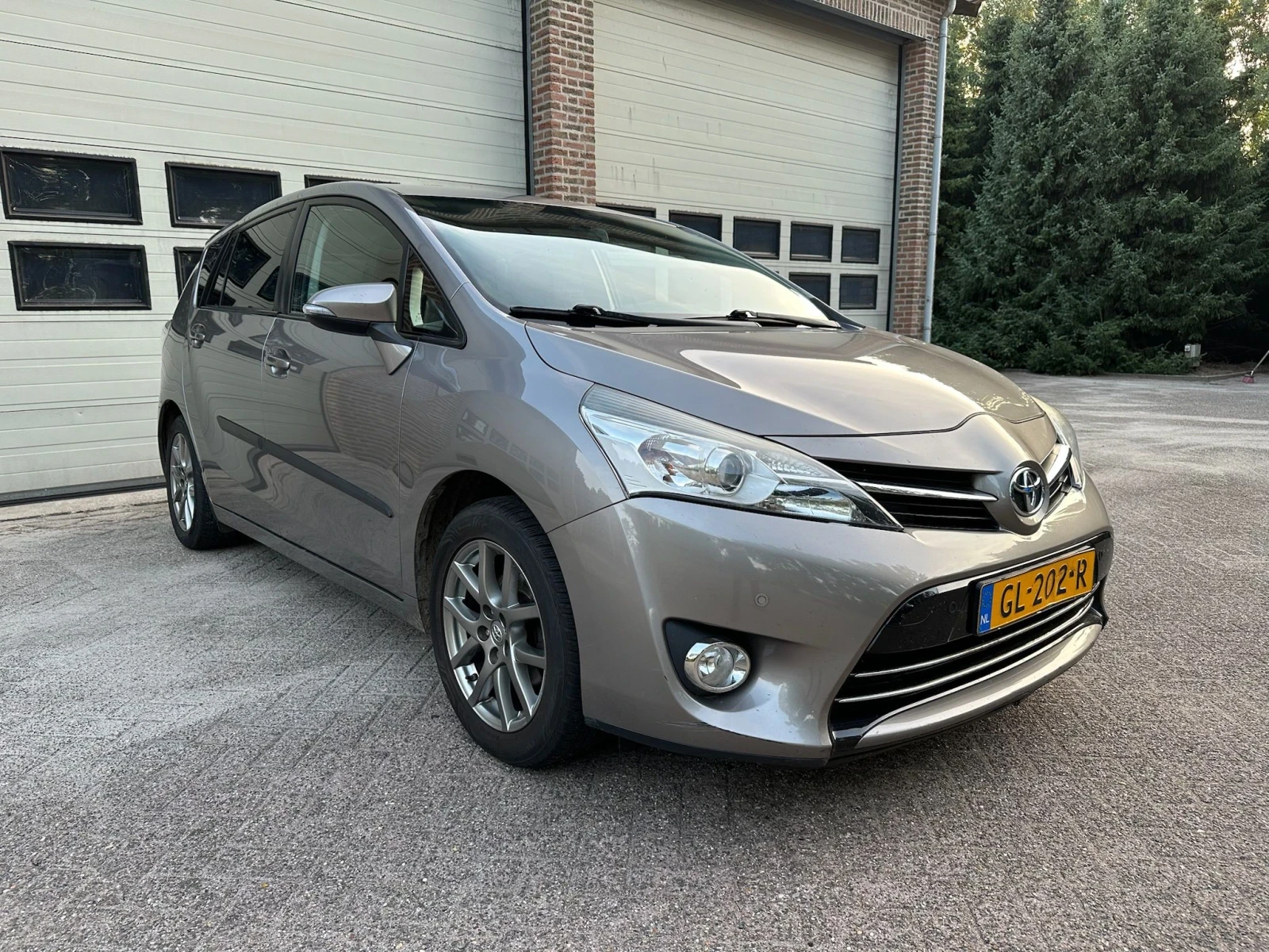 Toyota Verso  - изображение 2