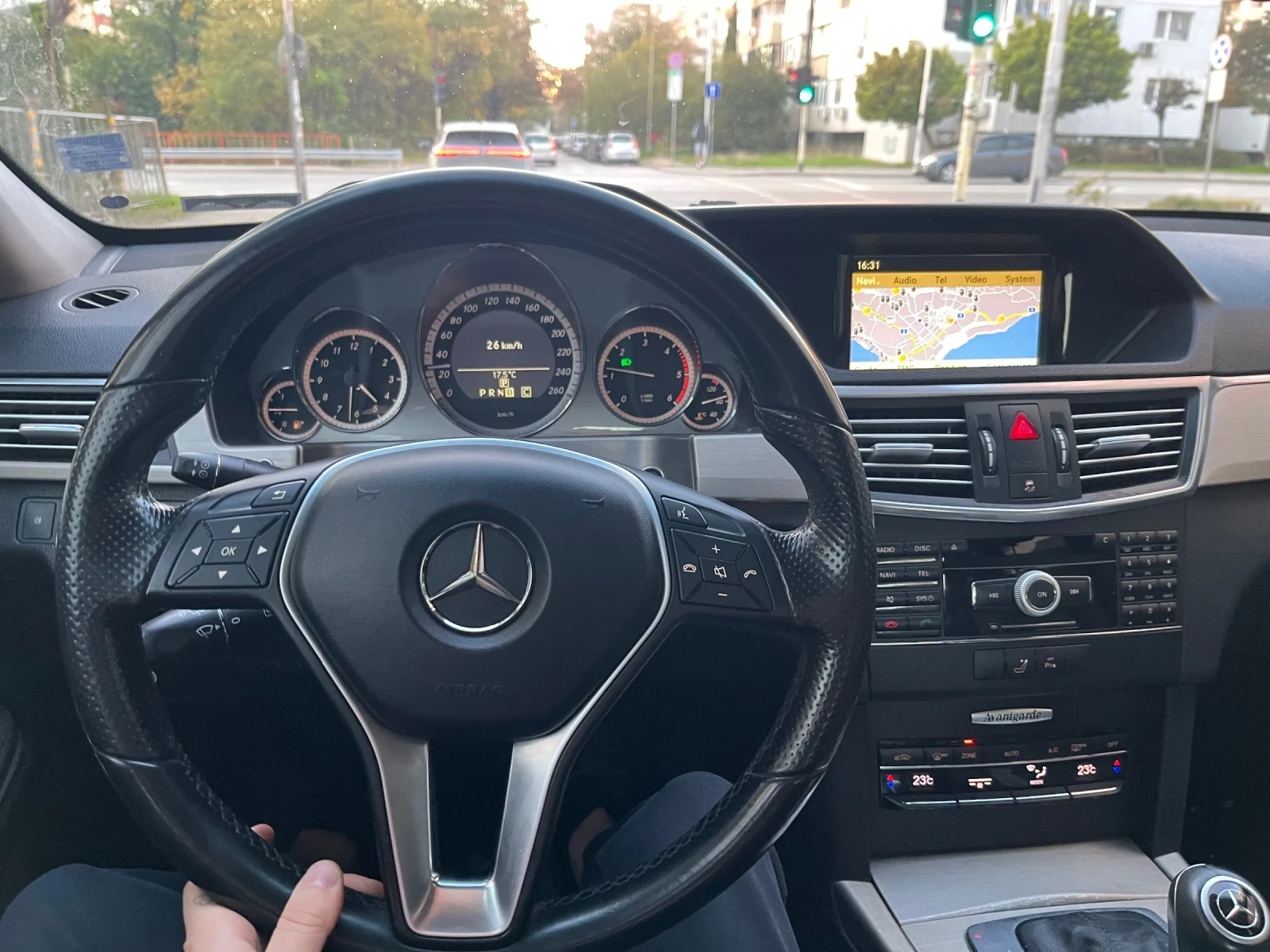 Mercedes-Benz E 250 250CDI  Avangard  - изображение 9