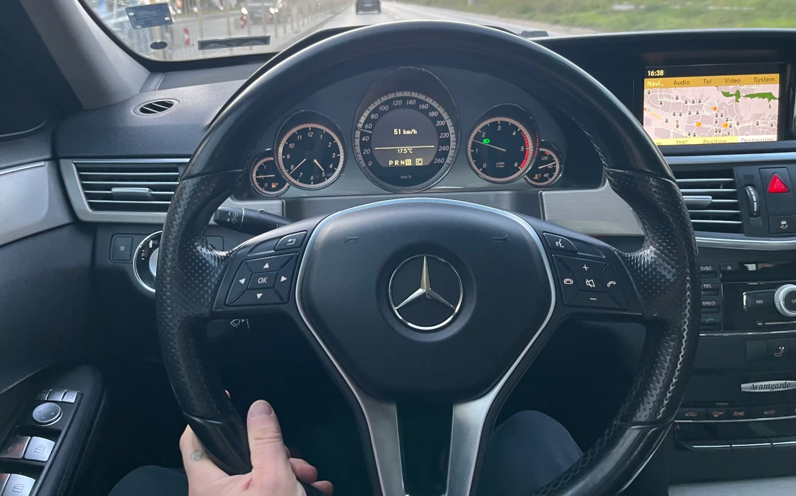 Mercedes-Benz E 250 250CDI  Avangard  - изображение 8