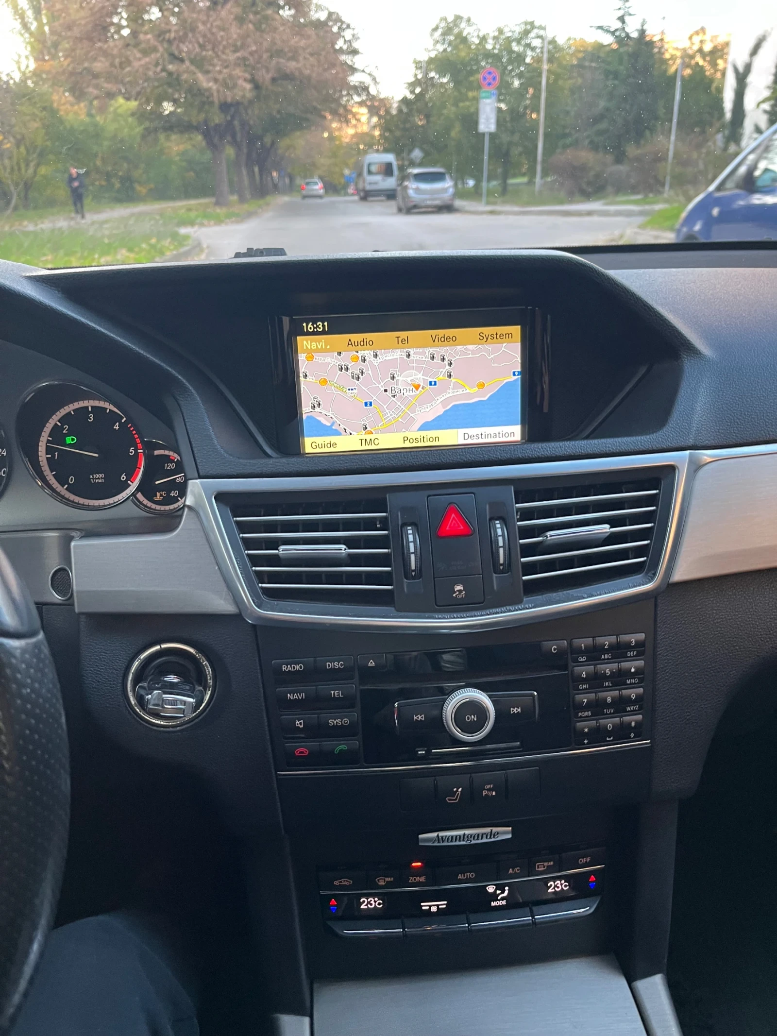 Mercedes-Benz E 250 250CDI  Avangard  - изображение 10