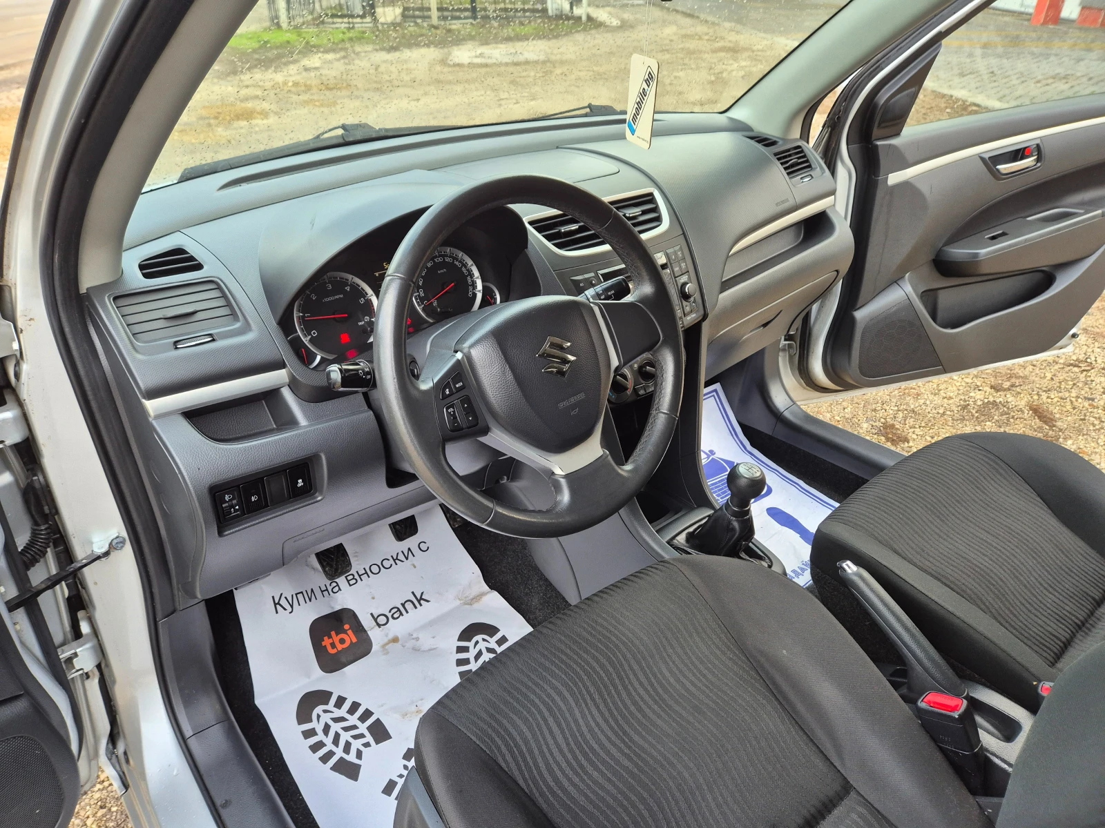 Suzuki Swift 1.3DDIS, снимка 9 - Автомобили и джипове - 52999747