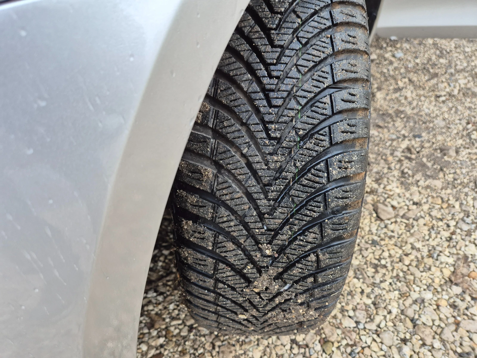 Suzuki Swift 1.3DDIS, снимка 17 - Автомобили и джипове - 52999747