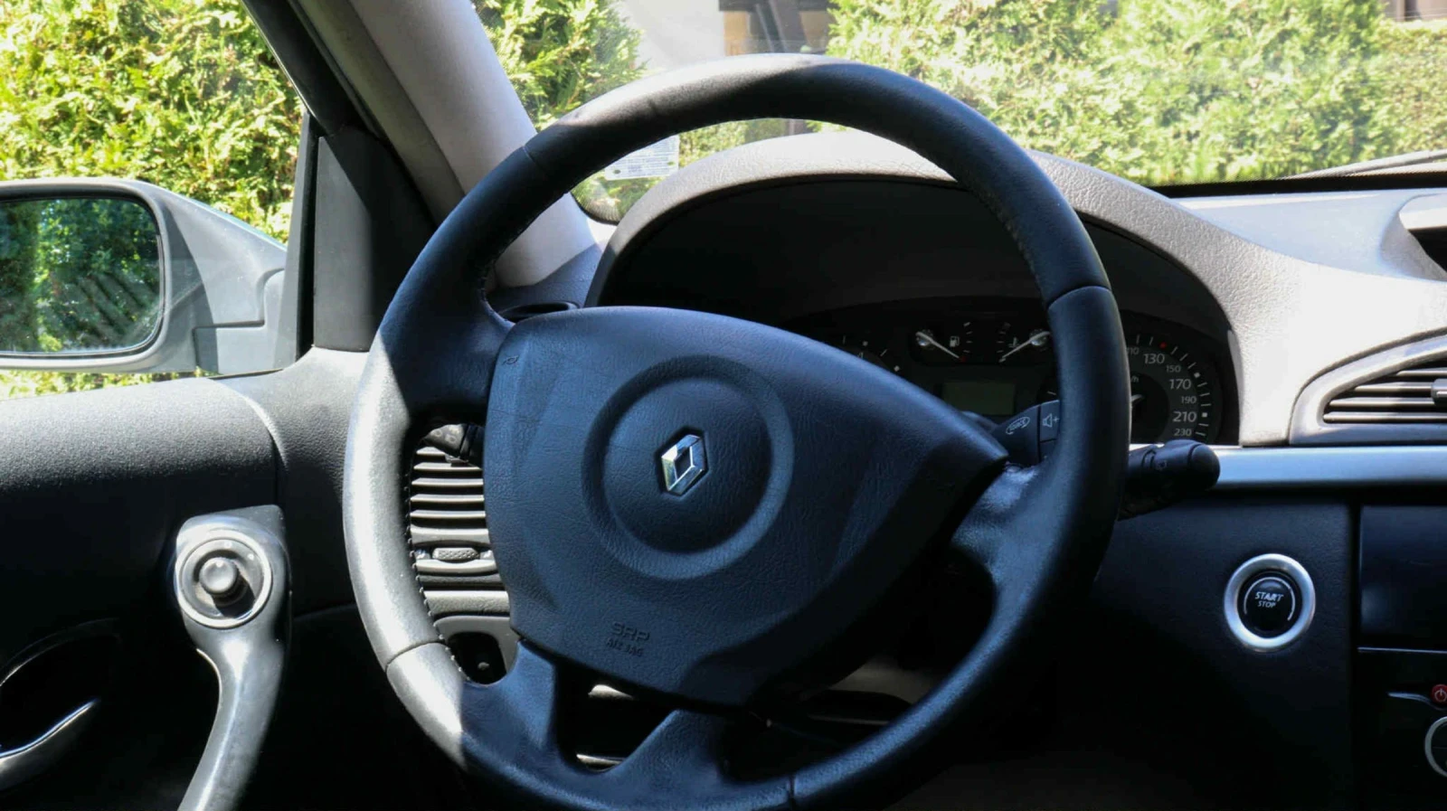 Renault Laguna, снимка 14 - Автомобили и джипове - 53775446