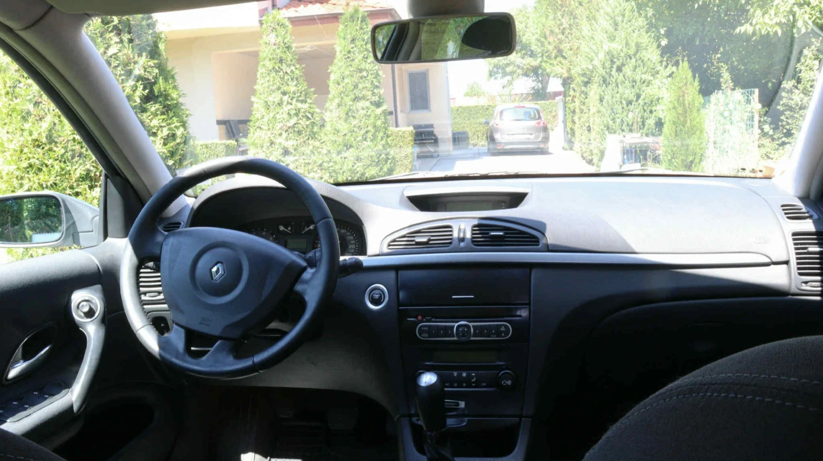 Renault Laguna, снимка 2 - Автомобили и джипове - 53775446