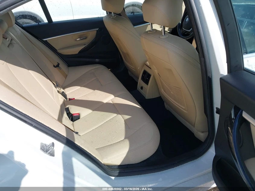 BMW 330 2.0l I xDrive, снимка 8 - Автомобили и джипове - 54054414