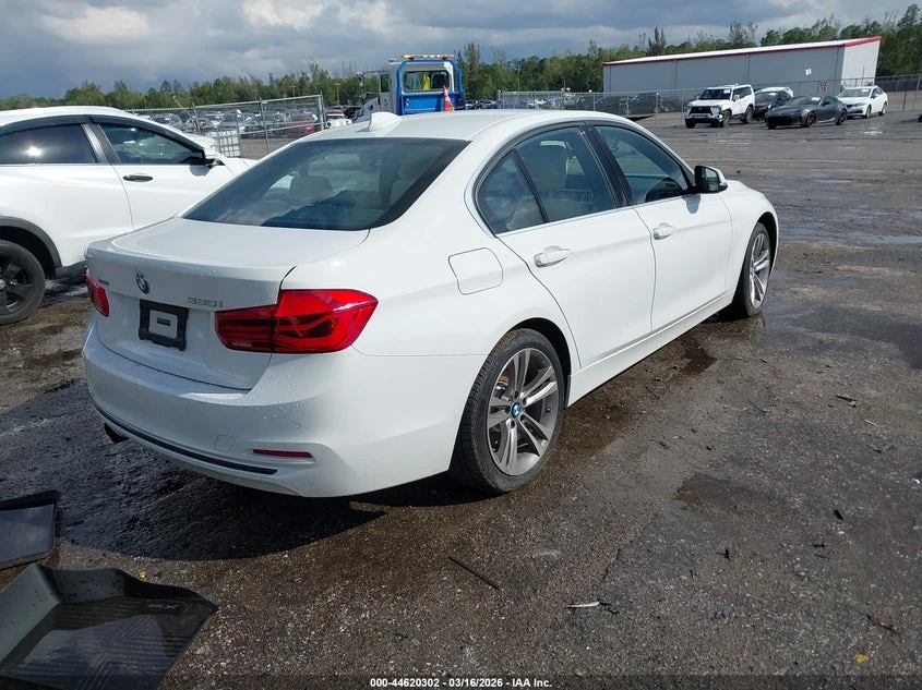 BMW 330 2.0l I xDrive, снимка 4 - Автомобили и джипове - 54054414