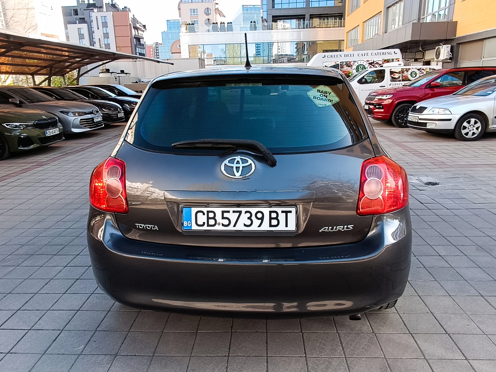 Toyota Auris, снимка 10 - Автомобили и джипове - 54336774