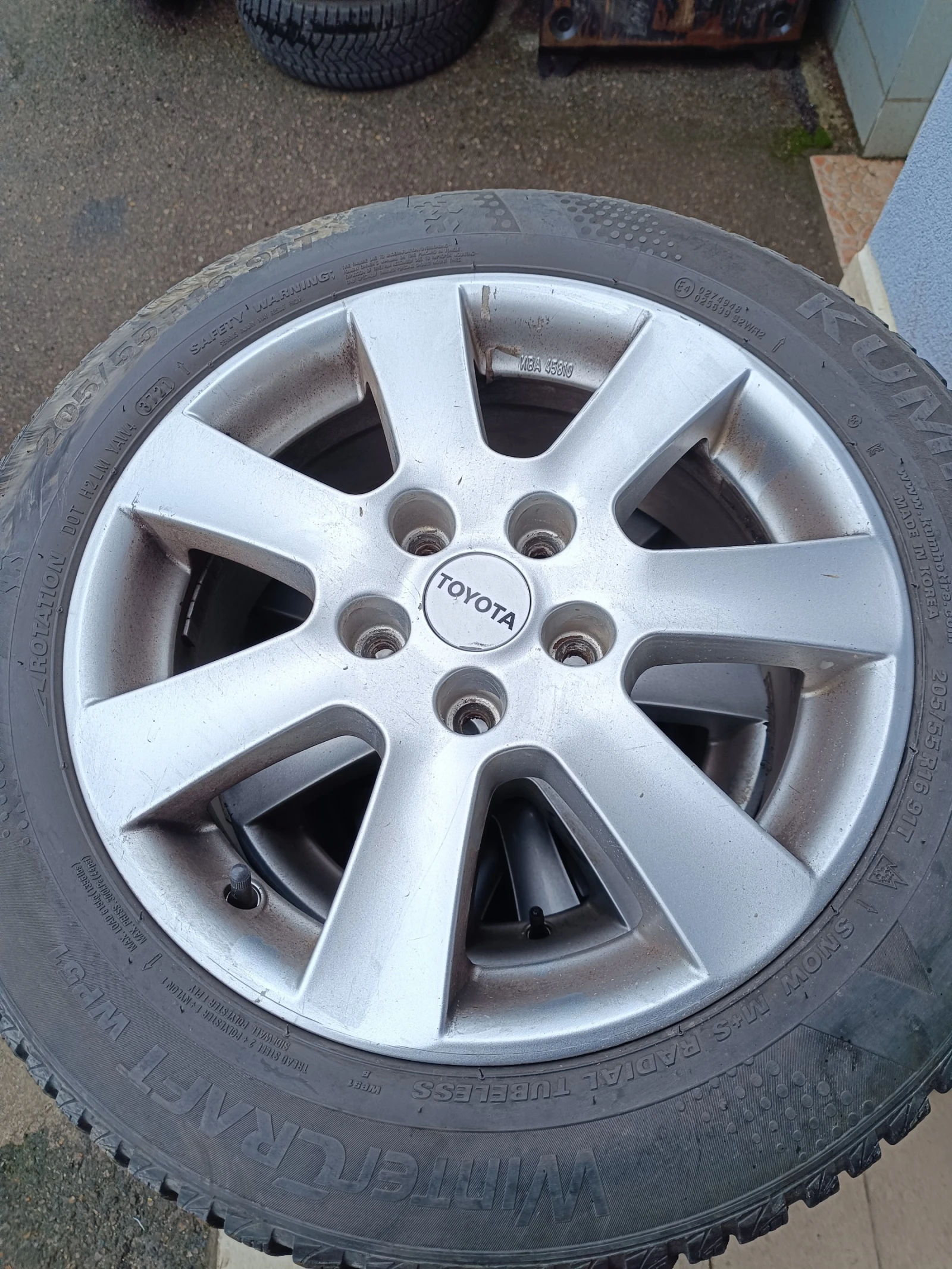 Toyota Auris, снимка 12 - Автомобили и джипове - 54336774