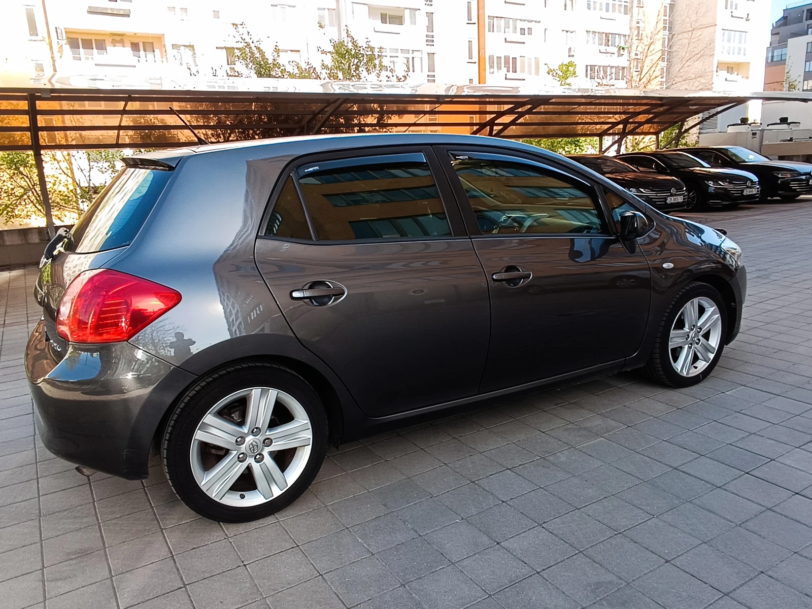 Toyota Auris, снимка 8 - Автомобили и джипове - 54336774